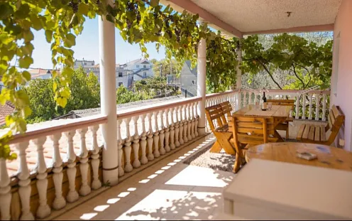 Three-bedroom apartment in Meterizi 