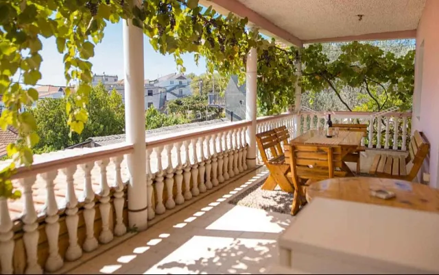 Three-bedroom apartment in Meterizi 