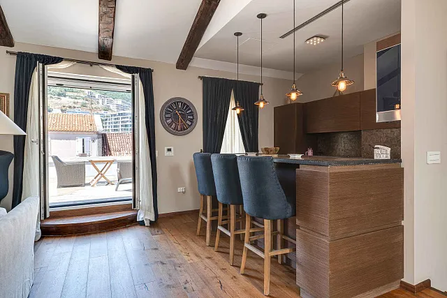 Charmante Maisonette-Wohnung im Herzen der Altstadt von Budva — photo 15