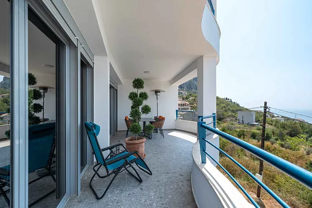 Luxuriöse Investitionsvilla in Blizikuće – 3 Apartments, Pool & 120 m² Dachterrassen — photo 25