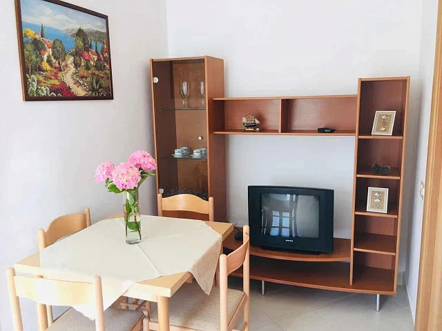 Haus in der zweiten Reihe in Krasici — photo 6