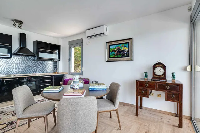 Luxuriöse Investitionsvilla in Blizikuće – 3 Apartments, Pool & 120 m² Dachterrassen — photo 28