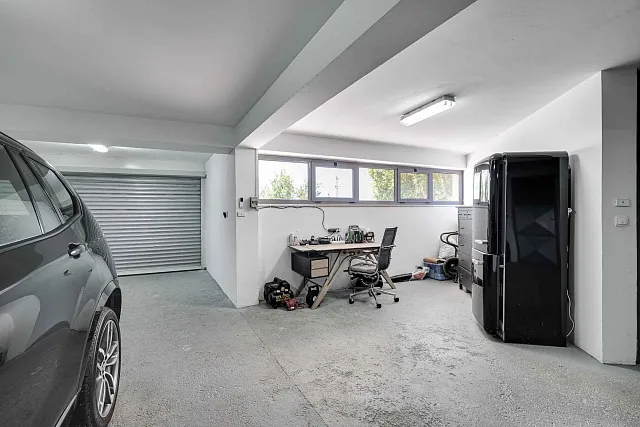 Luxuriöse Investitionsvilla in Blizikuće – 3 Apartments, Pool & 120 m² Dachterrassen — photo 36