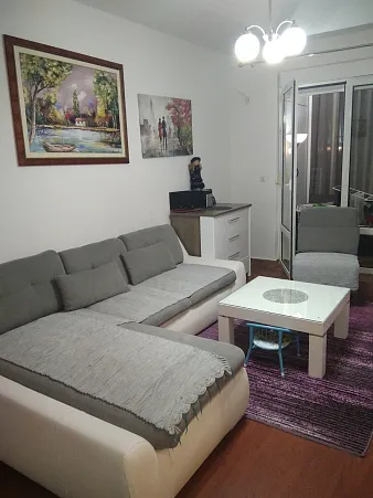 Apartment in Sutomore mit Bergblick