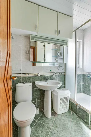 Apartment mit einem Schlafzimmer in Rafailovici in der Nähe des Meeres — photo 15