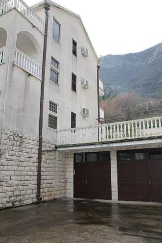  # 6802 Haus in Meeresnähe, Stoliv, Miloš Pruginic
