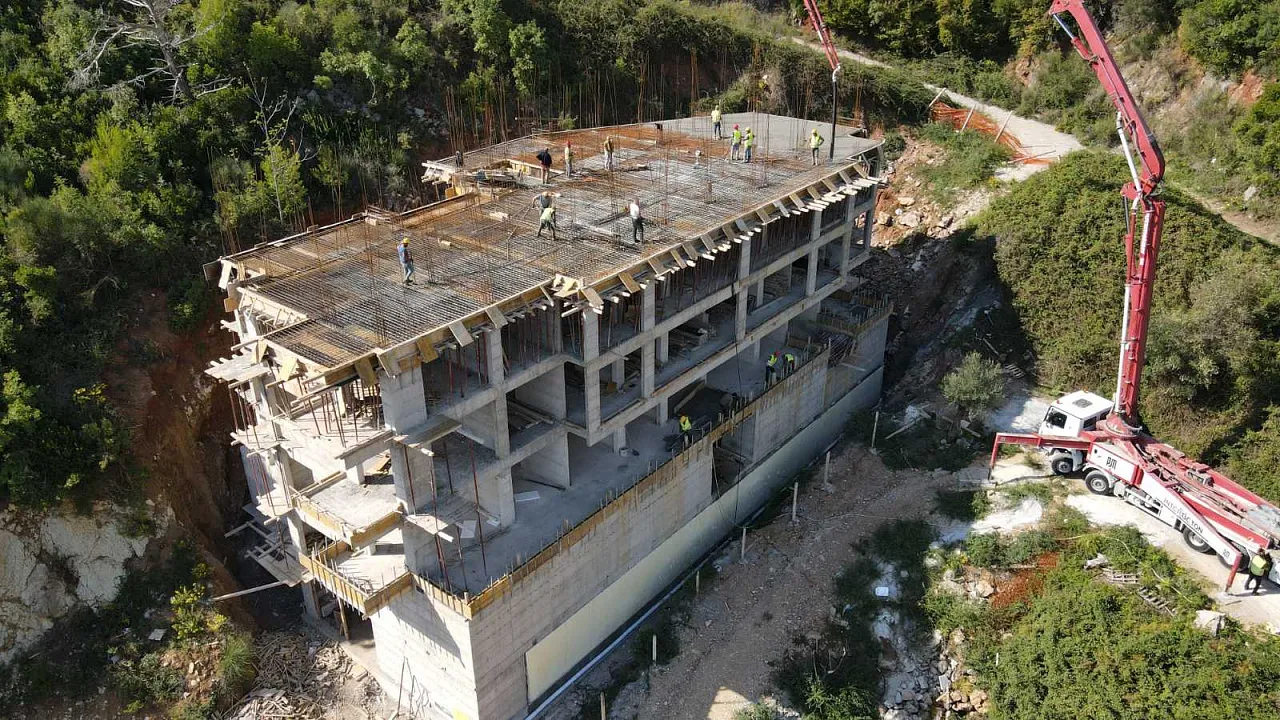 Wohnungen im Bau in attraktiver Lage in Budva