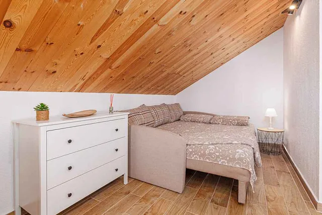 Green Area & Mountain Views: Your Dream Home — photo 9