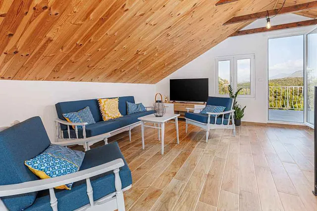 Green Area & Mountain Views: Your Dream Home — photo 8
