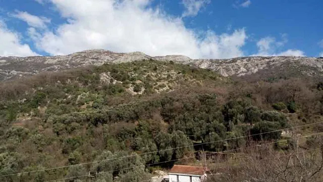 Grundstück mit Meerblick in Budva