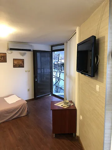 Three-bedroom apartment with three apartments on the side — photo 15