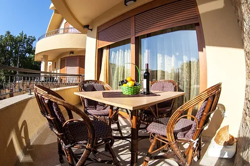 Haus / Aparthotel in Sutomore