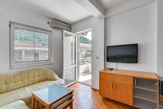 Apartment mit einem Schlafzimmer in Rafailovici in der Nähe des Meeres — photo 11