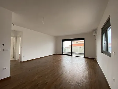 Wohnungen in einem neuen Gebäude mit Blick auf das Meer in Dobri Vode in Bar
