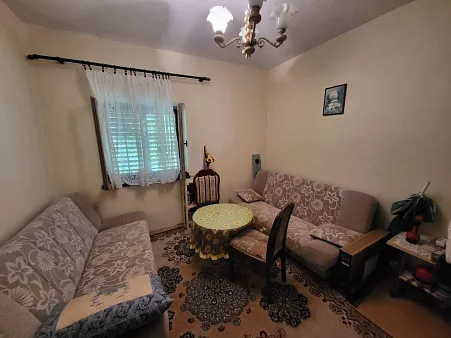 House in a quiet location with a huge plot