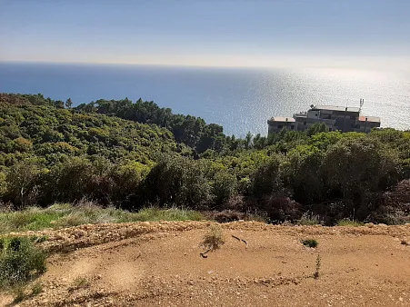 Baugrundstücke mit Panoramablick auf das Meer in Ulcinj.