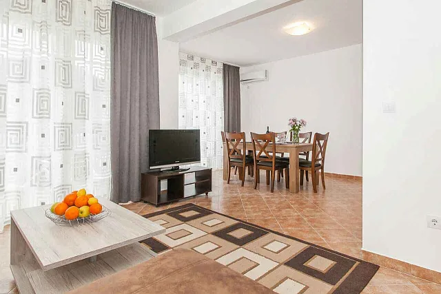 Apartments mit Meerblick in Herceg Novi — photo 8