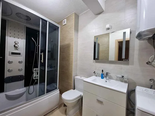 Luxuriöses Apartment mit zwei Schlafzimmern in Bečići — photo 9