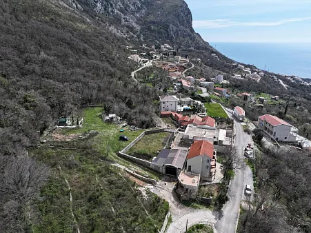 Grundstück von 5436 m² in Blizikuće mit Projekt