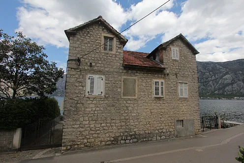House in Prcanj at seafront 