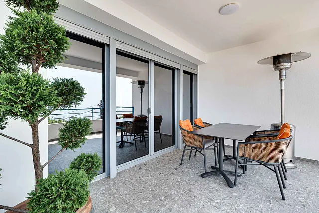 Luxuriöse Investitionsvilla in Blizikuće – 3 Apartments, Pool & 120 m² Dachterrassen — photo 24