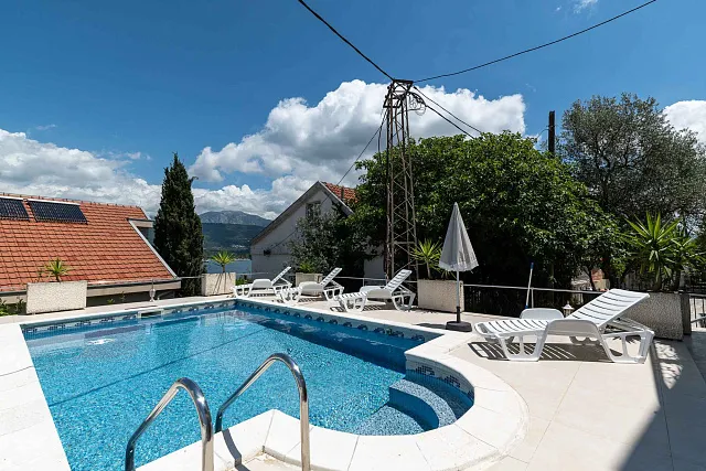Geräumiges Haus mit Meerblick in der malerischen Gegend von Djurashevichi
