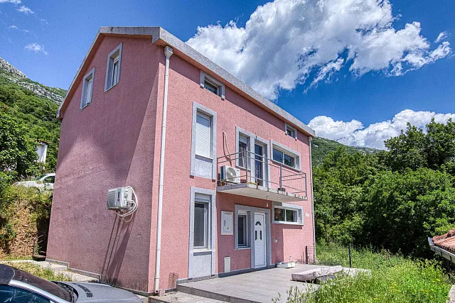 Weiträumliches Haus in Sutomore — photo 8