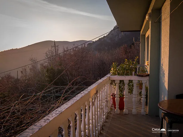 Haus mit Grundstück und Panoramablick auf Budva