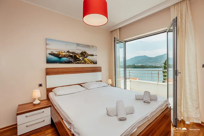 Zweizimmerwohnung mit Meerblick, 60 m vom Strand entfernt – Tivat
