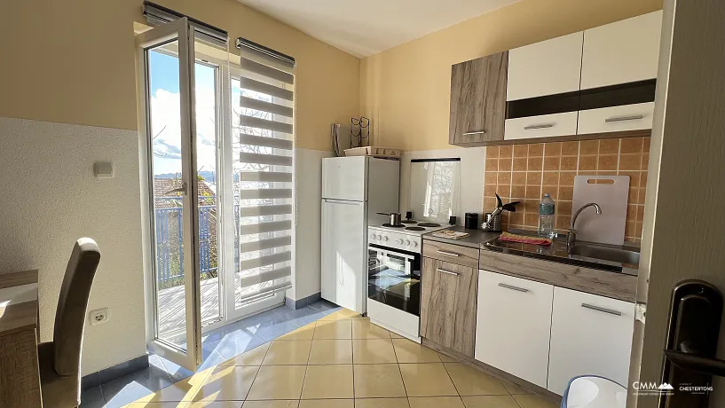 Geräumige Wohnung 54m2 mit teilweisem Meerblick in Herceg Novi, Bijela