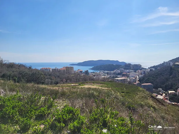 Grundstück mit Haus in Ivanovići, 905m²
