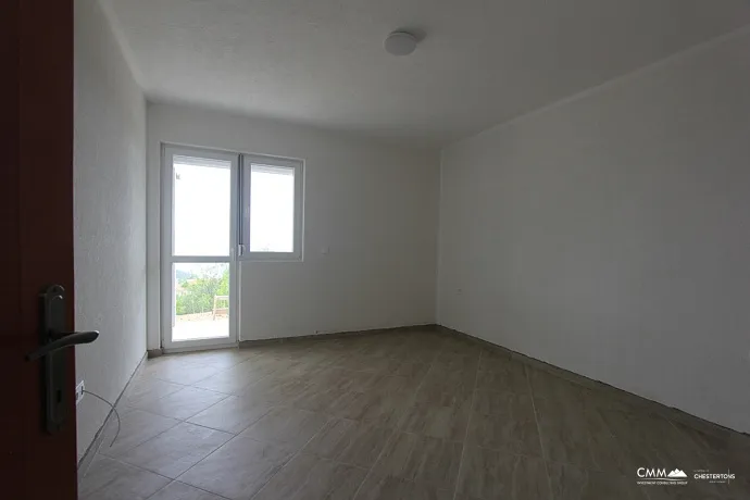 Haus in Bjelisi auf zwei Etagen mit großem Garten