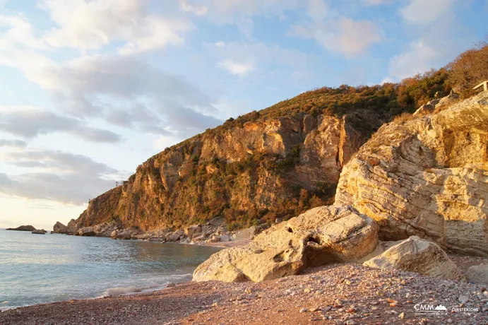 Land in Budva