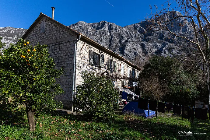 Zu verkaufen – Authentisches Steinhaus mit traumhaftem Blick auf die Bucht von Kotor