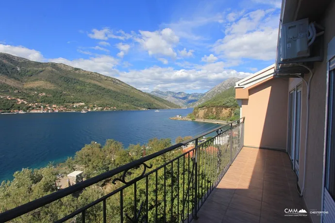 Gemütliche Villa mit Meerblick in Lepetani