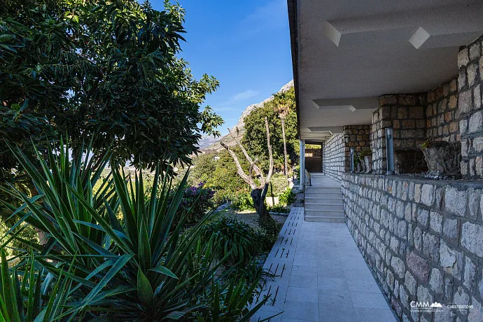 Charmantes Steinhaus mit Meerblick in der Nähe von Sveti Stefan