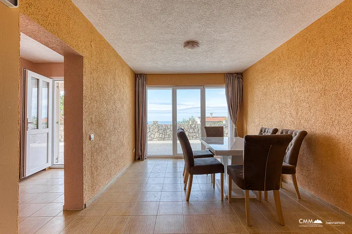 Ein Haus in Sutomore mit Panoramablick auf das Meer 140 m2