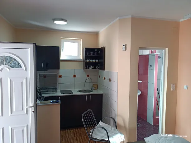 Zweistöckiges Haus mit 6 Schlafzimmern in Misici