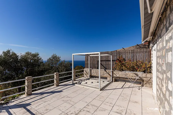 Charmantes Steinhaus mit Meerblick in der Nähe von Sveti Stefan