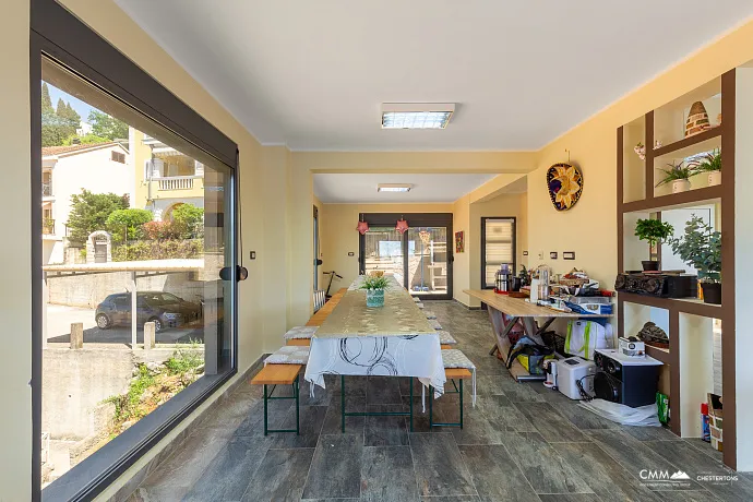 Ausgezeichnete Villa im Zentrum von Herceg Novi