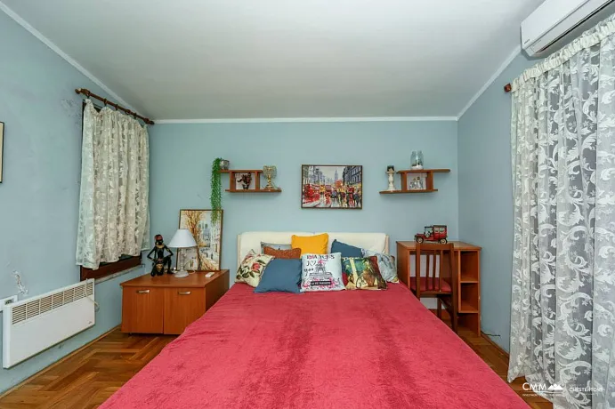 Fünf-Zimmer-Maisonette in Bar in der Nähe des Meeres