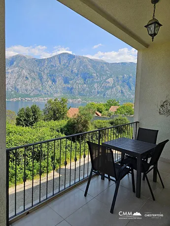 Geräumiges Apartment mit 1 Schlafzimmer in Prcanj