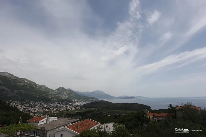 Haus in Bjelisi auf zwei Etagen mit großem Garten