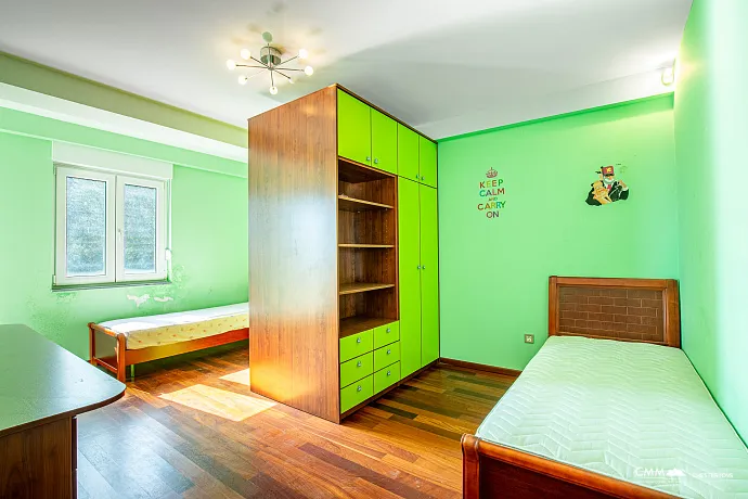 Drei-Zimmer-Wohnung in Petrovac mit Meerblick