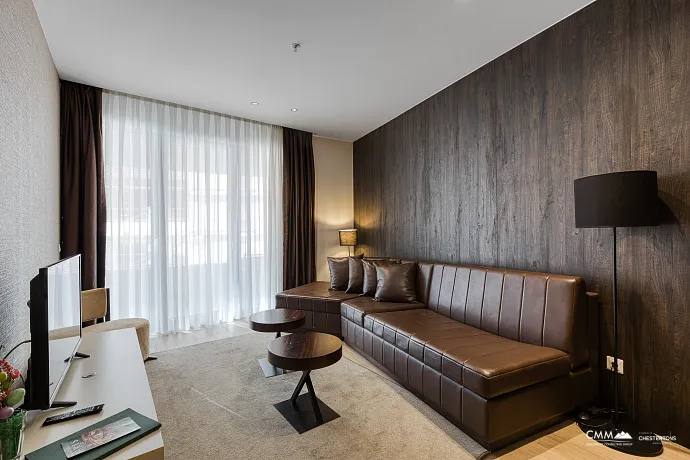 Luxuriös ausgestattete Wohnung in Bečići zu verkaufen – eine Gelegenheit, die man nicht verpassen sollte.