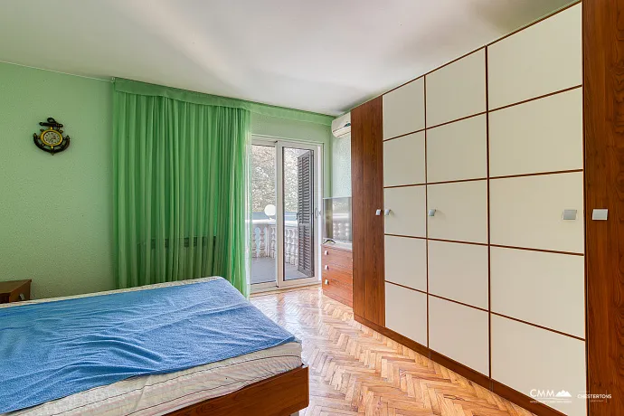 Haus nur 50 Meter vom Meer entfernt – Stoliv