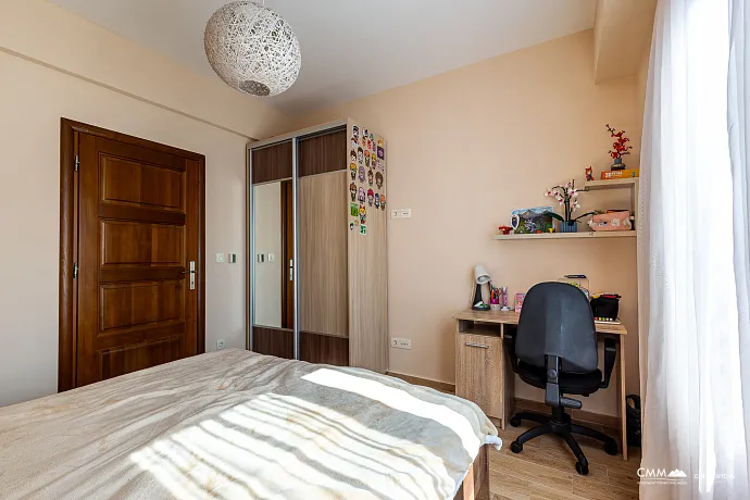 Zwei-Zimmer-Wohnung mit Meerblick.