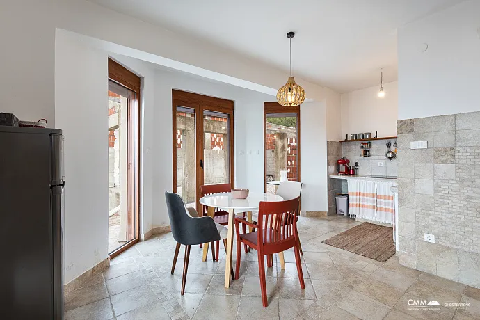Geräumiges 3-stöckiges Haus mit Meerblick in Blizikuce