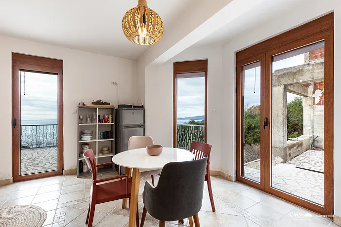 Geräumiges 3-stöckiges Haus mit Meerblick in Blizikuce