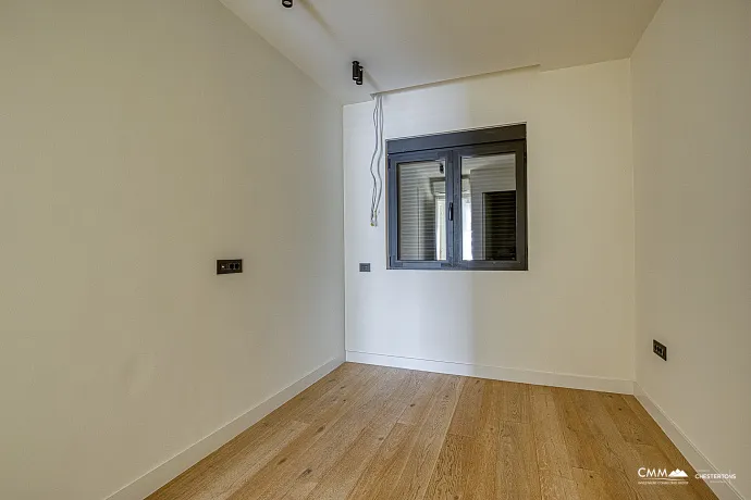 Dreizimmerwohnung in Budva mit herrlichem Blick